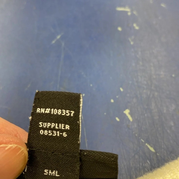 A.N.A. A New Approach Crème Colored Lightweight Sweater - Picture 3 of 9